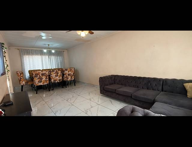 3 BEDROOM HOUSE FOR SALE IN WITPOORTJIE